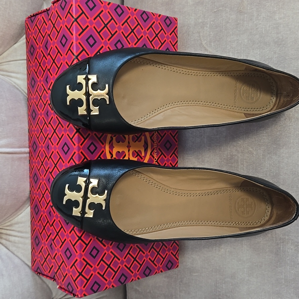 Tory Burch Everly Ballet Flats, Black Nappa Leather/Patent Leather, Size 5.5 - Picture 3 of 11